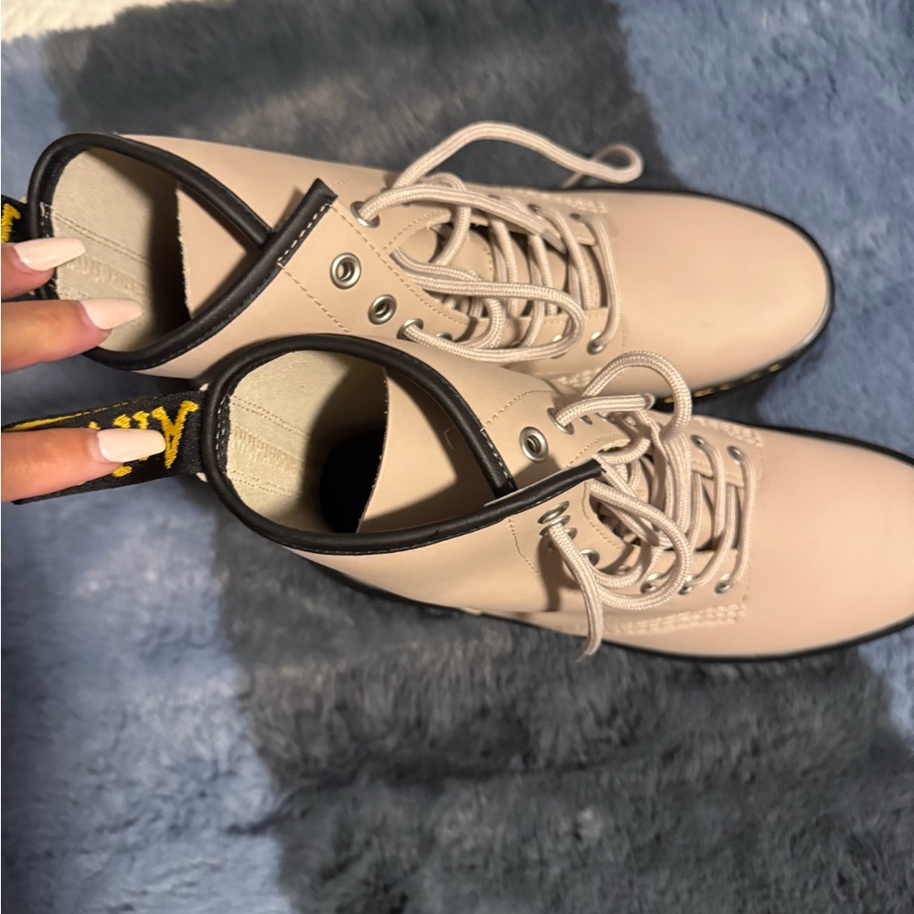 Dr. Martens Women's Zavala Taupe Boot - Picture 6 of 9